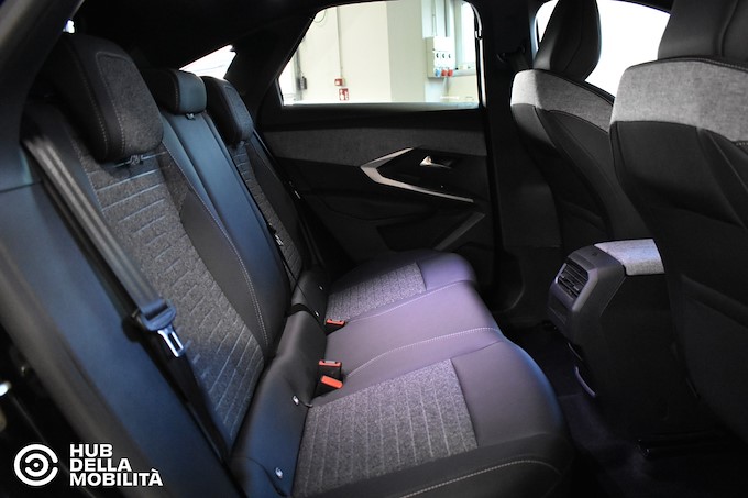 PEUGEOT 3008 Hybrid 136 e-DCS6 Allure